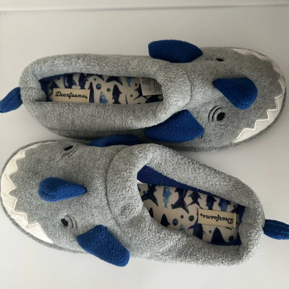 🩵$5 Dearfoams Gray Slippers SIZE 4.5